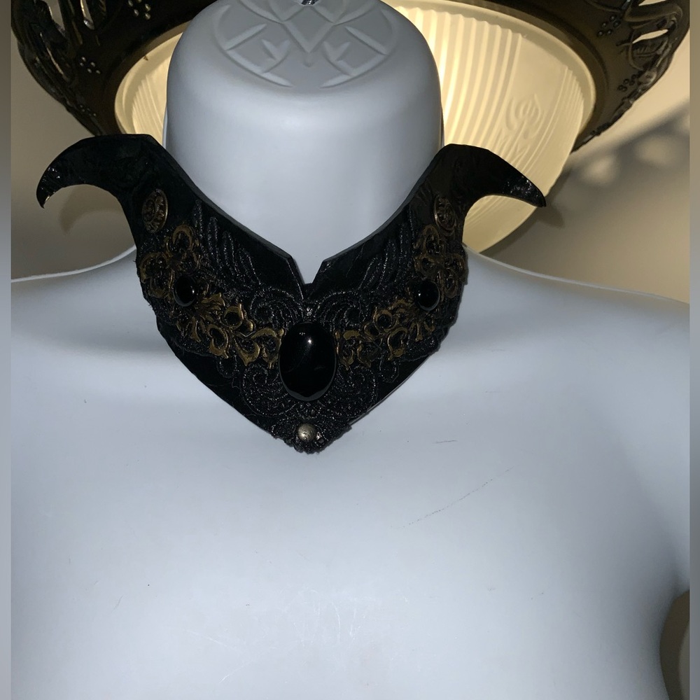 Vintage Black & Gold Embellished Gothic Adjustable Choker - Picture 2 of 15
